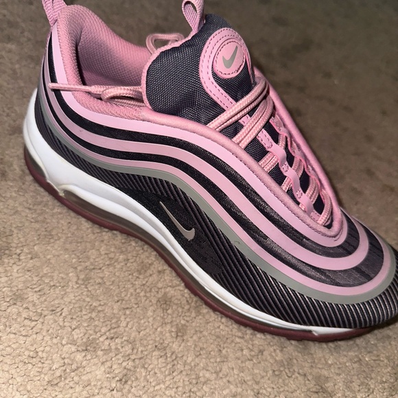 Nike Shoes - Nike Women's Air Max 97